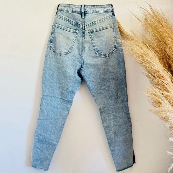 NEW OLD NAVY Light Acid Wash Blue High Rise Straight  Distressed Denim Jeans 8 - Picture 4 of 16